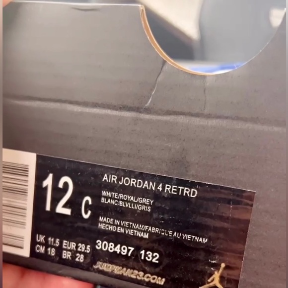 Jordan Retro 4 - Picture 2 of 3